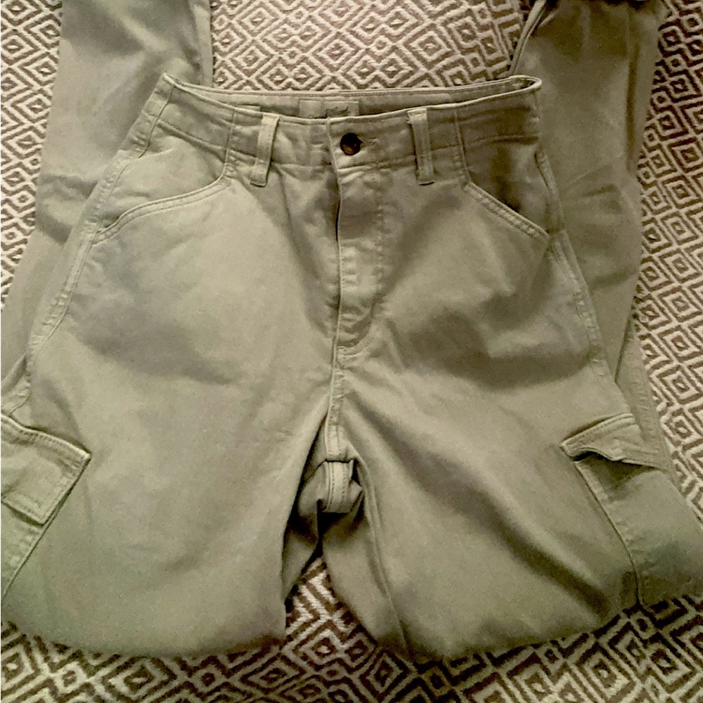 Green cargos size 4